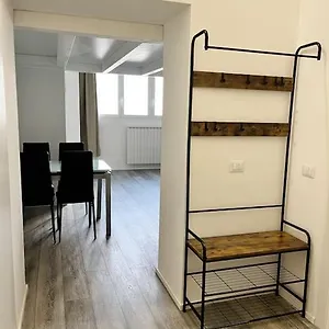 aura-home-pacinotti-loft-milano.italymilanhotels.net/