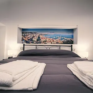 Apartment Almat Domus, Neapel